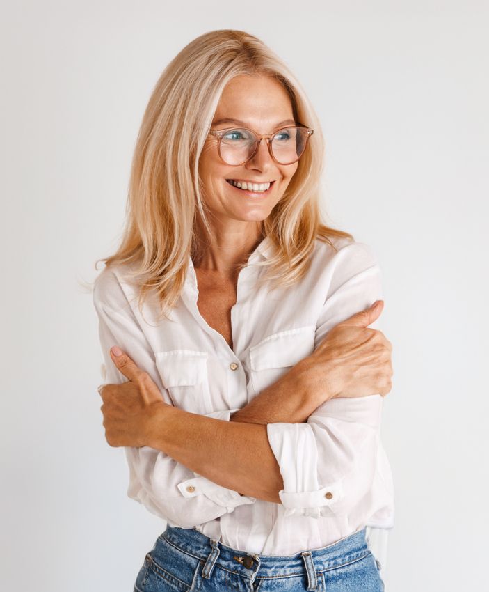 The Main Line emsculpt neo model in a white shirt